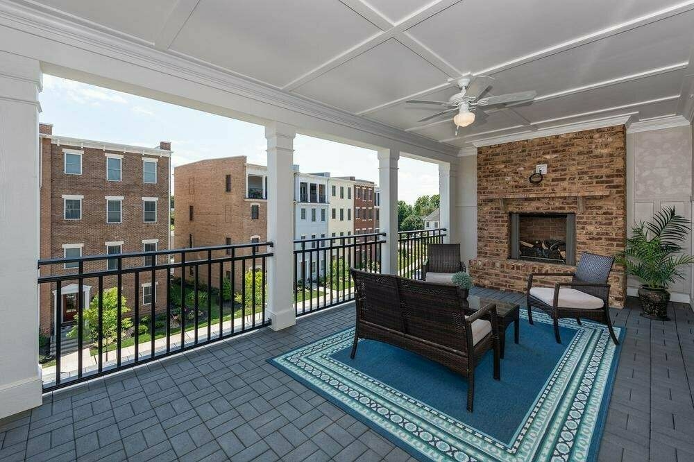Wood Rooftop Decks Vs. Traditional Pavers